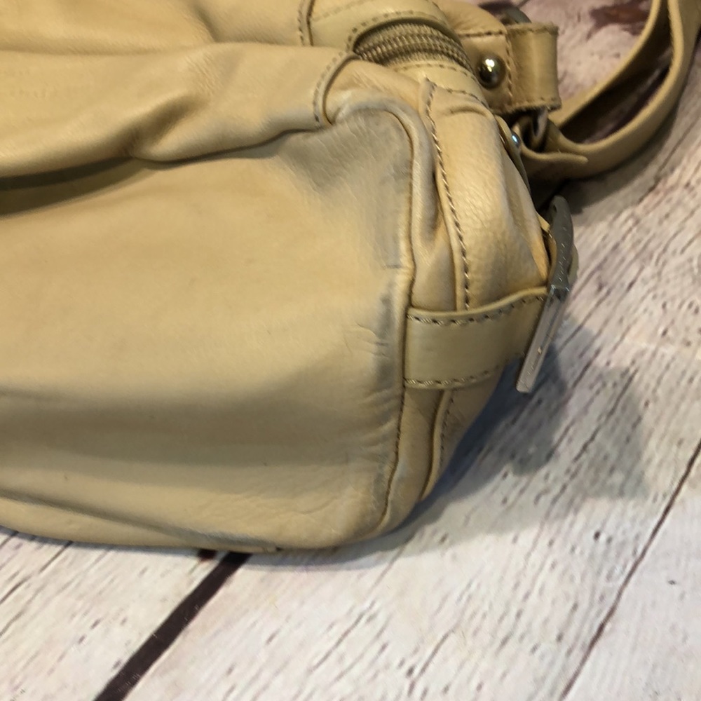 Stone Mountain Leather Shoulder Bag Medium - Picture 12 of 12